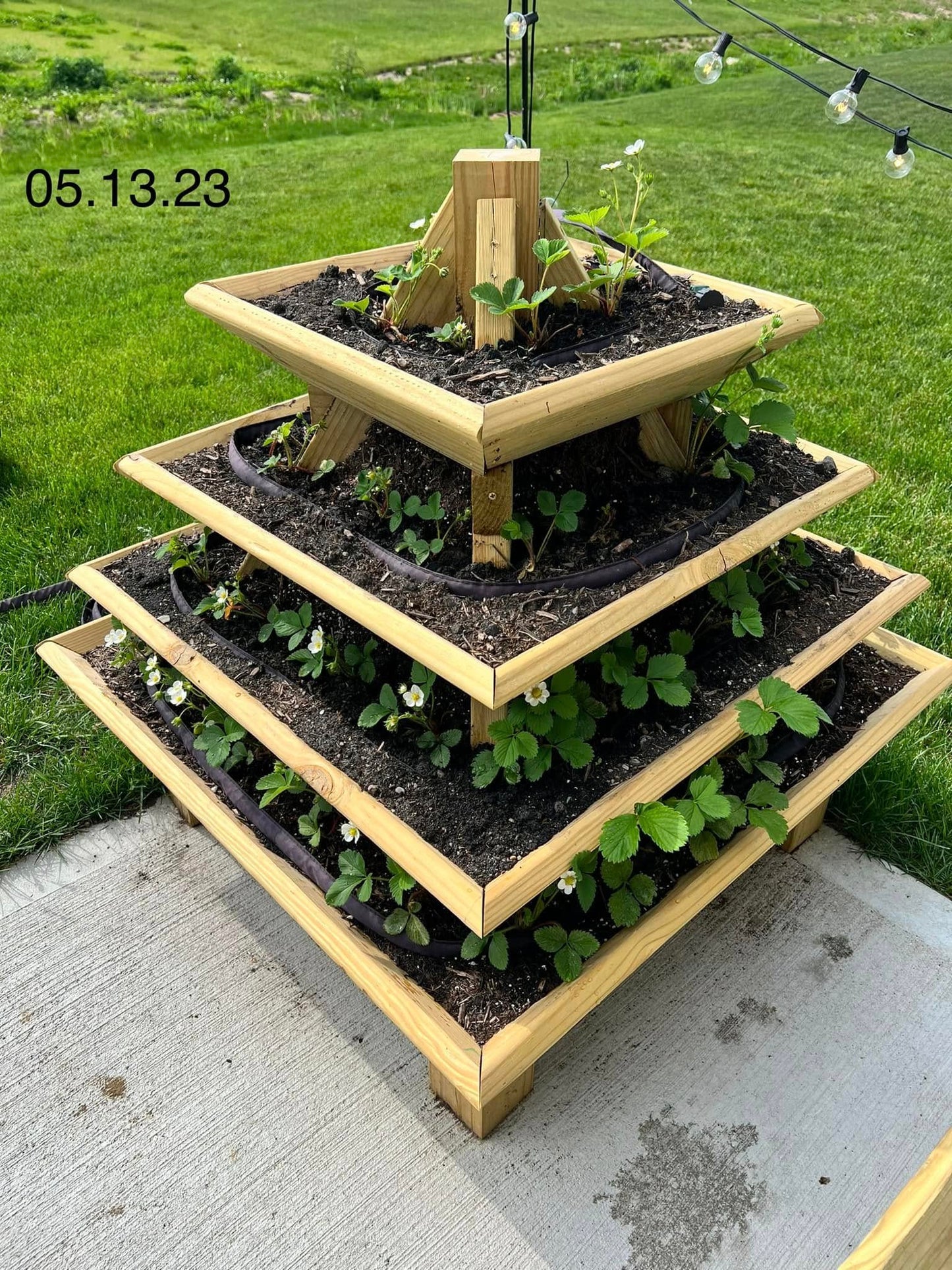 DIY Pyramidal Flower Box plan
