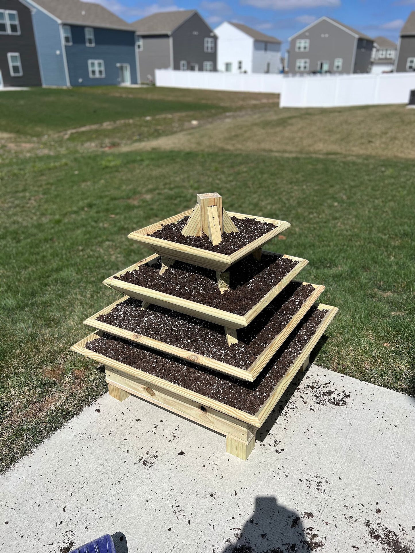 DIY Pyramidal Flower Box plan